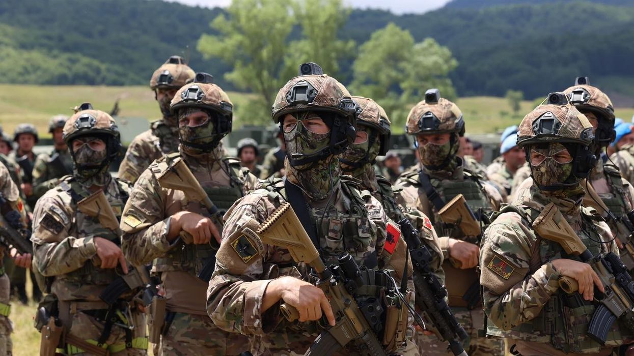 NATO rrit praninë në Kosovë – KFOR përforcohet me ushtarë nga Shqipëria, Bullgaria, Greqia e Rumania