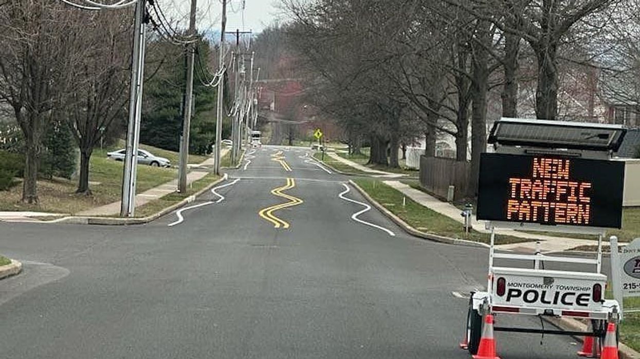 Qyteti amerikan që përdor vija të shtrembëruara në rrugë për të ngadalësuar shoferët