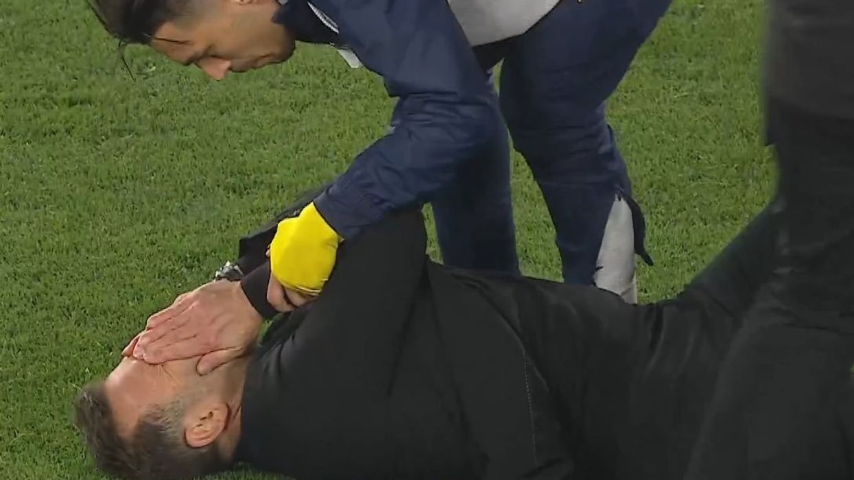 Trajneri i Galatsarayt, Okan Buruk prononcohet pas ndeshjes për rastin kur Jose Mourinho i kapi hundën