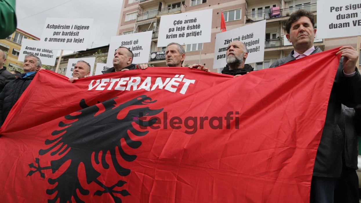 “Çarmatosni rrugët, armatosni shkollat me dije!”, qytetarët protestuan kundër vrasjeve të fundit në Kosovë