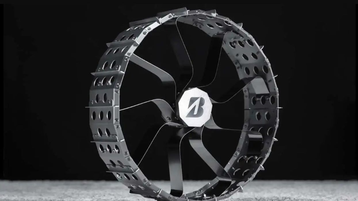 Bridgestone zbulon rrotat metalike për "roverët hënor"