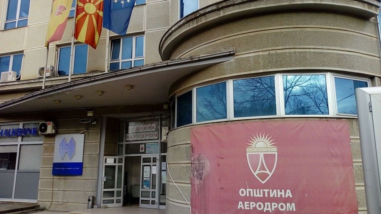 Vidhet makina zyrtare e kryetarit të Komunës së Aerodromit