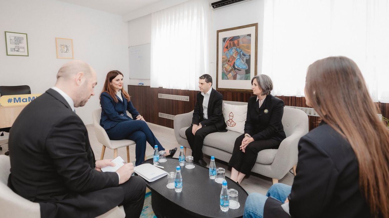 Delegacioni britanik viziton PDK-në, Çitaku thekson rëndësinë e mbështetjes për rininë dhe gratë në politikë