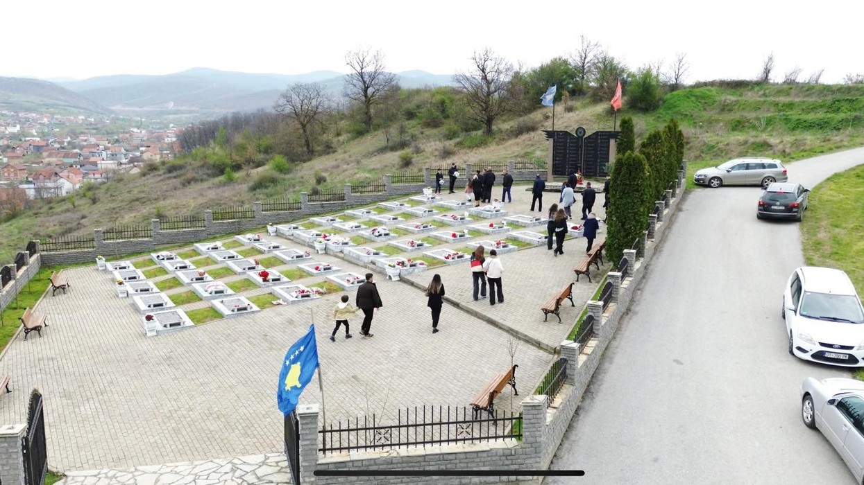 26 vjet nga masakra e Sllovisë, të mbijetuarit vazhdojnë të kërkojnë drejtësi