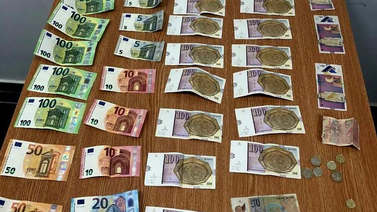 Një qytetar nga Hani i Elezit dorëzon në polici një portofol të gjetur me dokumente dhe para