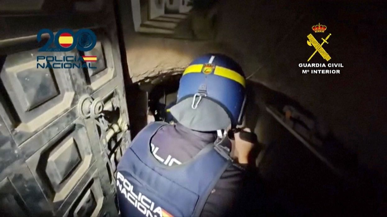 Policia spanjolle zbulon poligon ilegal nëntokësor qitjeje