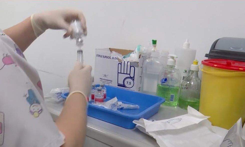 Pacientët me hemofili pa terapi, Ministria e Shëndetësisë premton furnizim të shpejtë