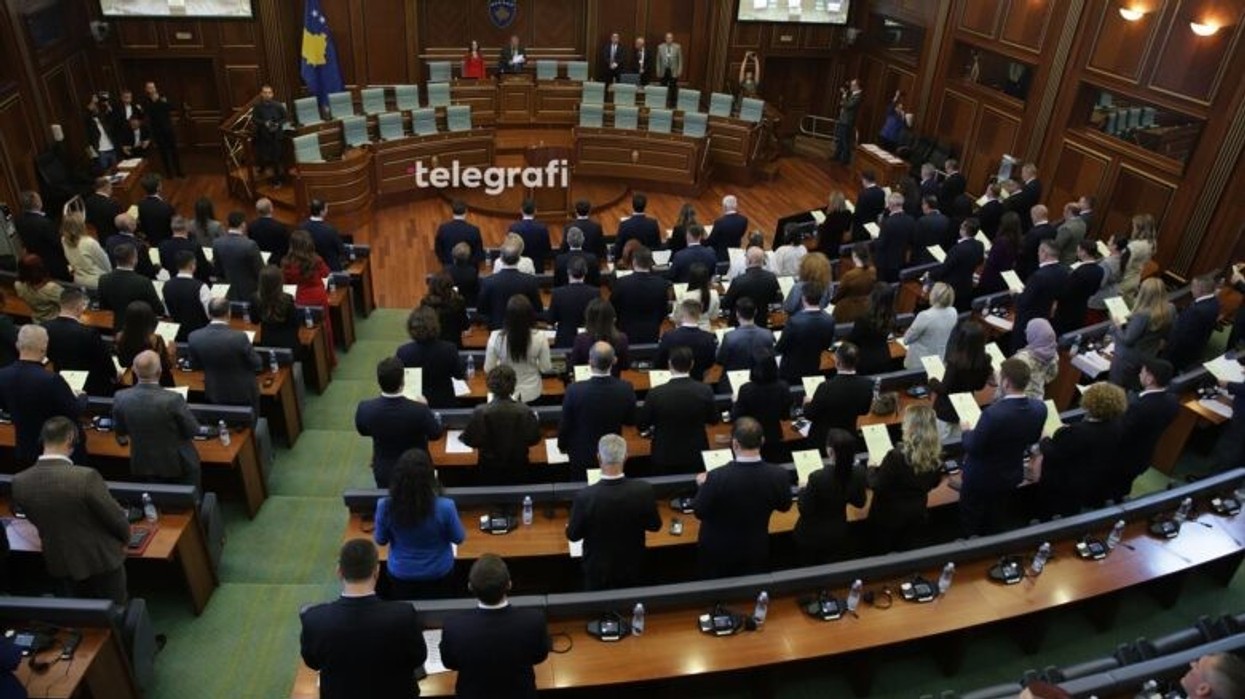 Sot vazhdon seanca konstituive e Kuvendit, në rend dite zgjedhja e kryeparlamentarit