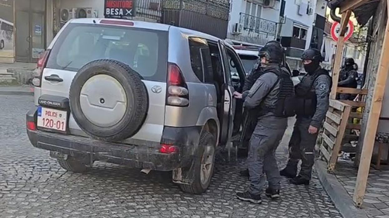 Njëri nga të arrestuarit në lidhje me vrasjen e policit Lika është djali i një zyrtari policor