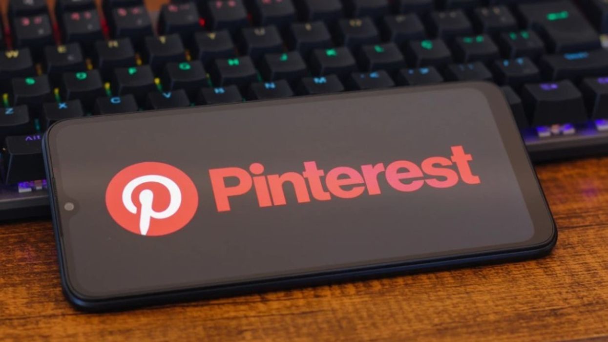 Pinterest u dërgon mesazh të miturve: Lëre aplikacionin ndërsa je në shkollë