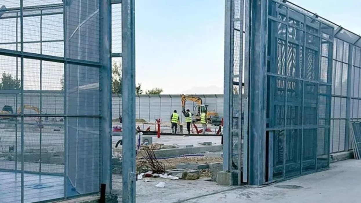 “Kampi në Gjadër po zbrazet”, media italiane: Janë ‘zhdukur’ 16 emigrantë, ku janë?!