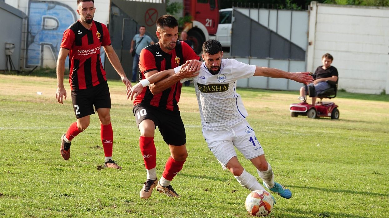 Të shtunën derbi Shkupi - Vardari, duel për titull të dielën në Strugë
