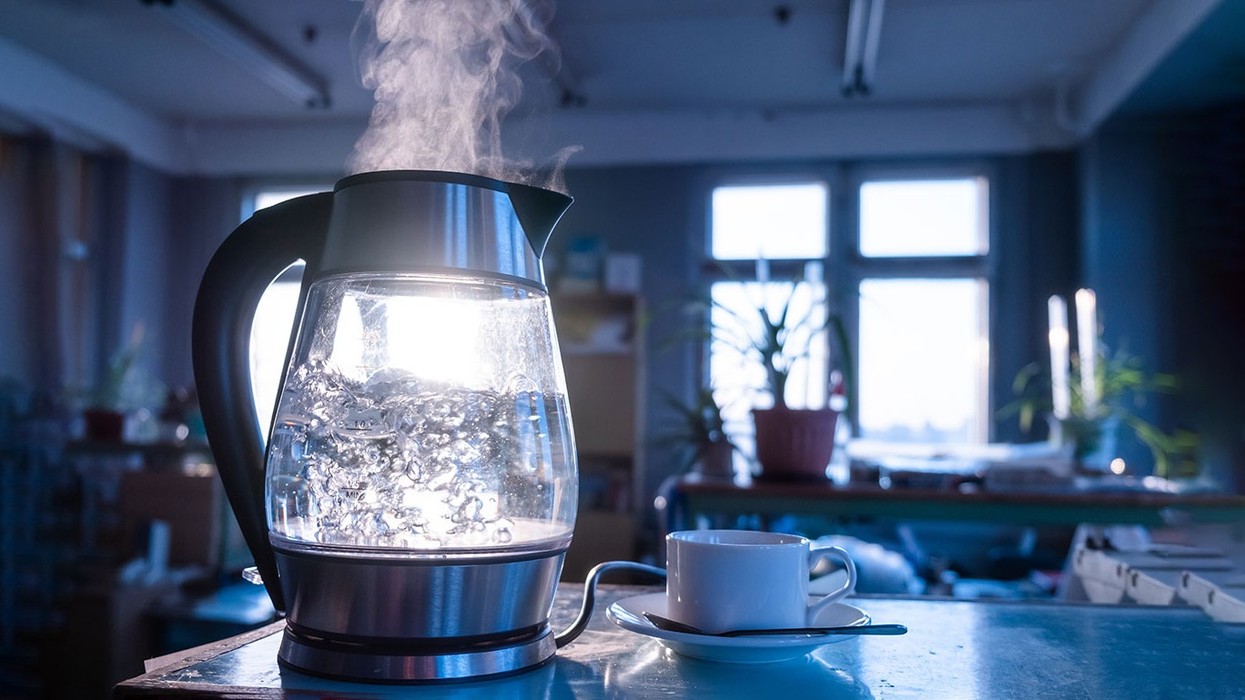 Ujin kurrë mos e vloni disa herë: Është më rrezik se sa mendoni!