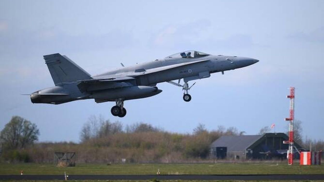 Rrëzohet një aeroplan ushtarak në Finlandë, katapultohet piloti