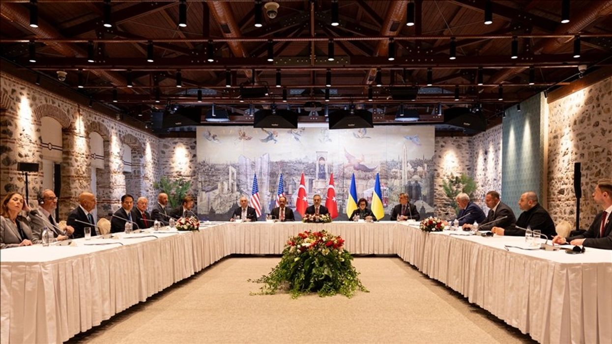 Nisin negociatat trepalëshe mes SHBA-së, Ukrainës dhe Turqisë - pa praninë e Rusisë