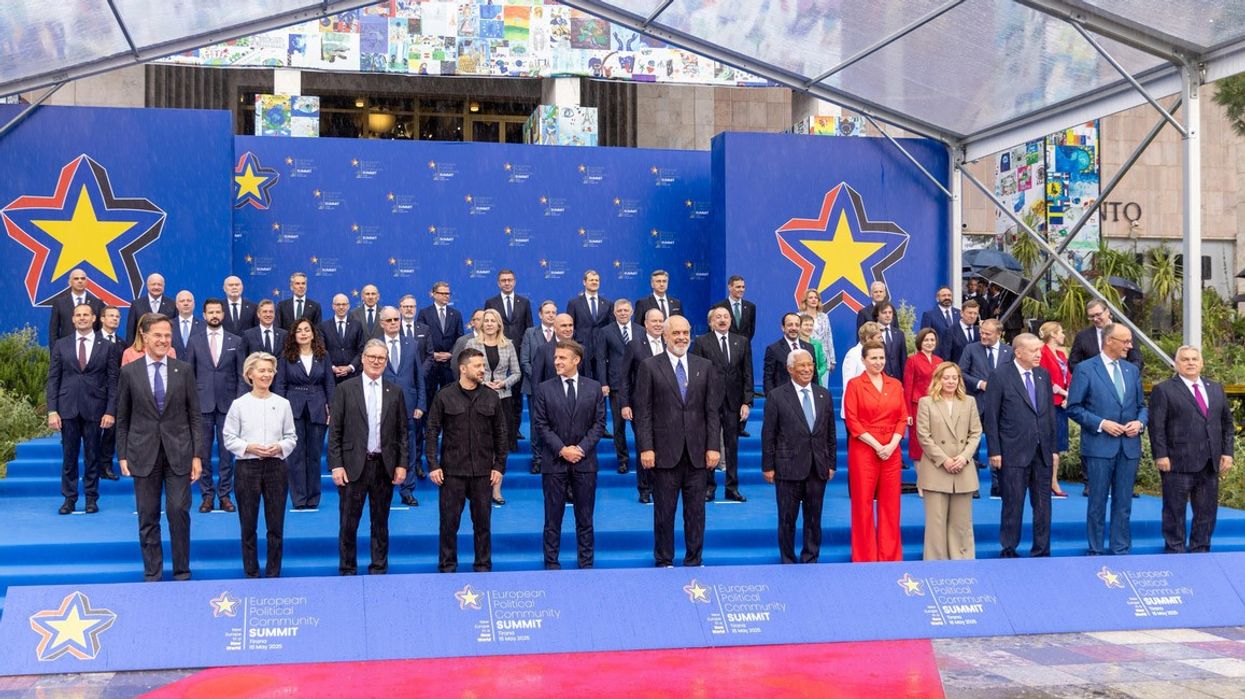 Samiti i KPE në Tiranë, Reuters: Shqipëria e vogël dhe aspiruese pret samitin gjigant europian