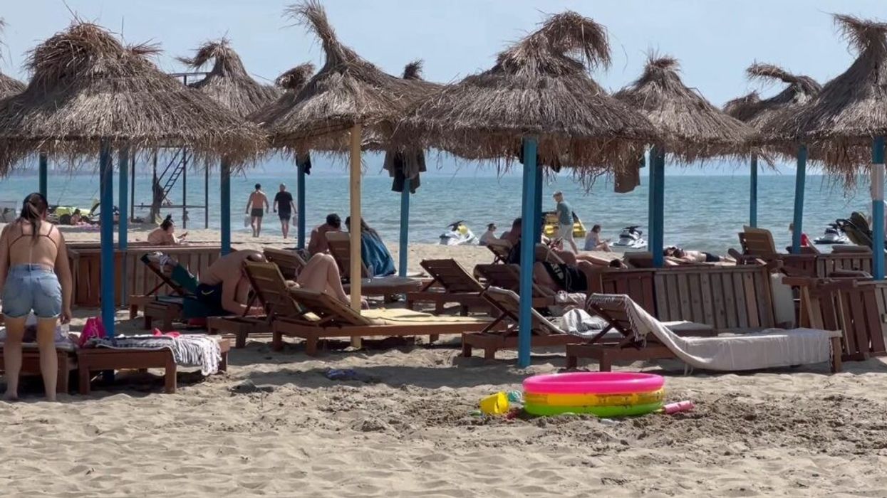 Temperaturat e ngrohta popullojnë Durrësin