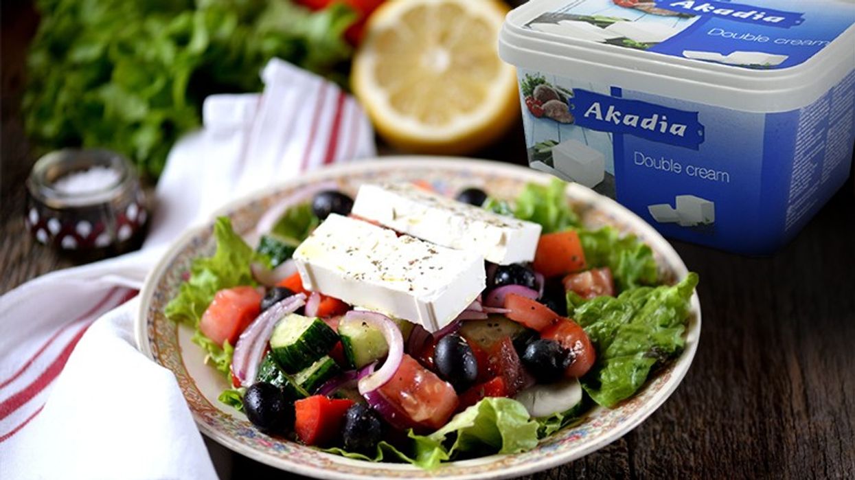 Parandaloni osteoporozën me një përbërës të thjeshtë në tryezën tuaj: Djathi i bardhë Akadia