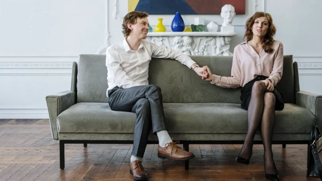 Si të dalloni një çift të shtirur në rrjete sociale përmes këtyre frazave që përdorin