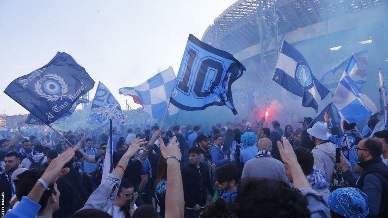 Pothuajse gjysmë milioni tifozë duan të shohin Napolin dhe Amir Rrahmanin në ndeshjen e titullit