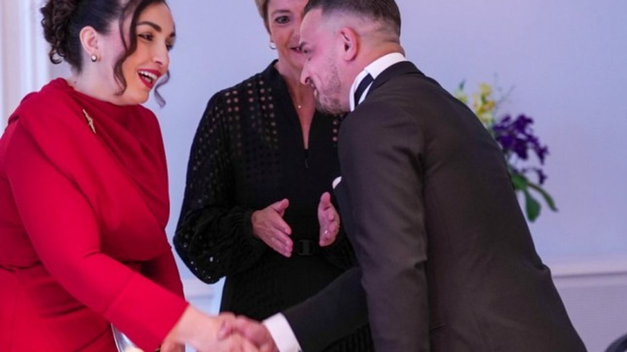 Osmani në darkën shtetërore në Zvicër, takon mërgatën shqiptare dhe futbollistin Xherdan Shaqiri