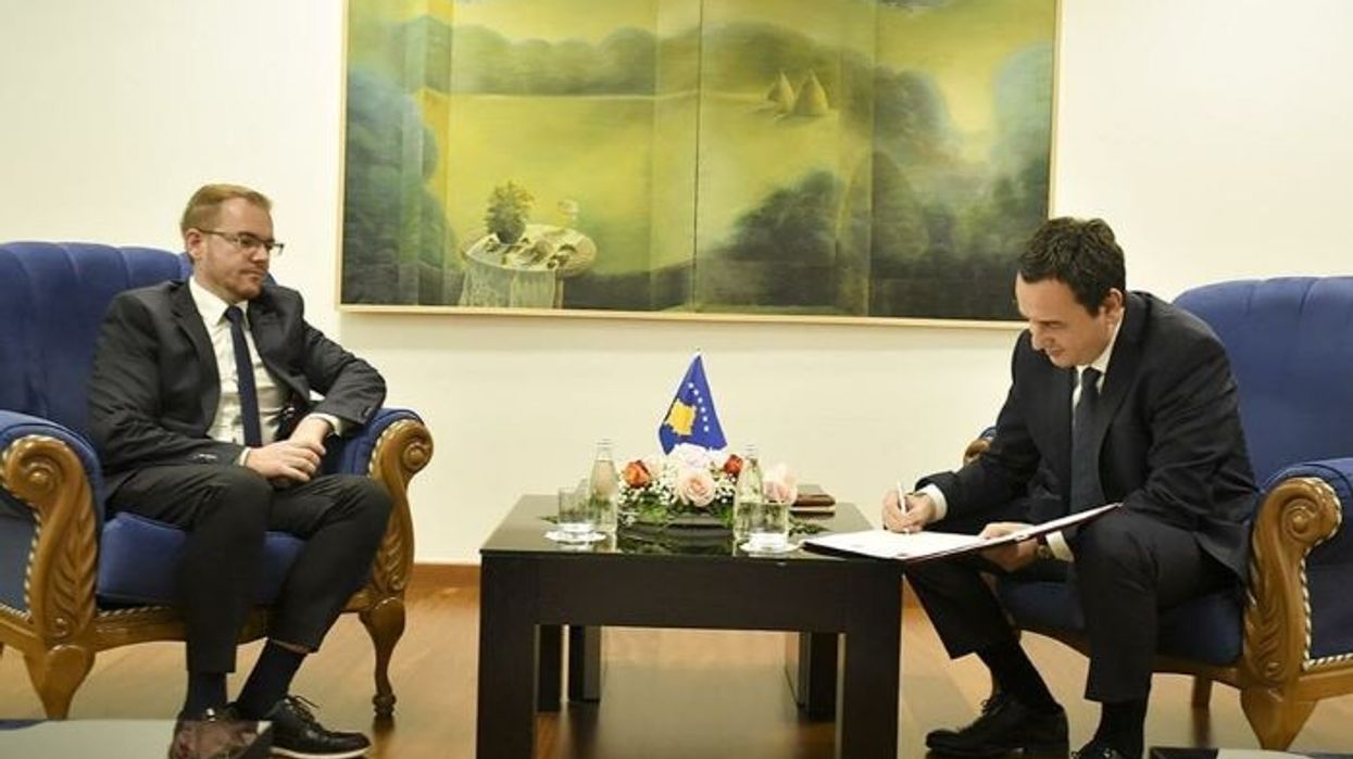 Pas deklaratave për ndërkombëtarët, Kurti shkarkon zëvendësministrin Arbër Vokrri