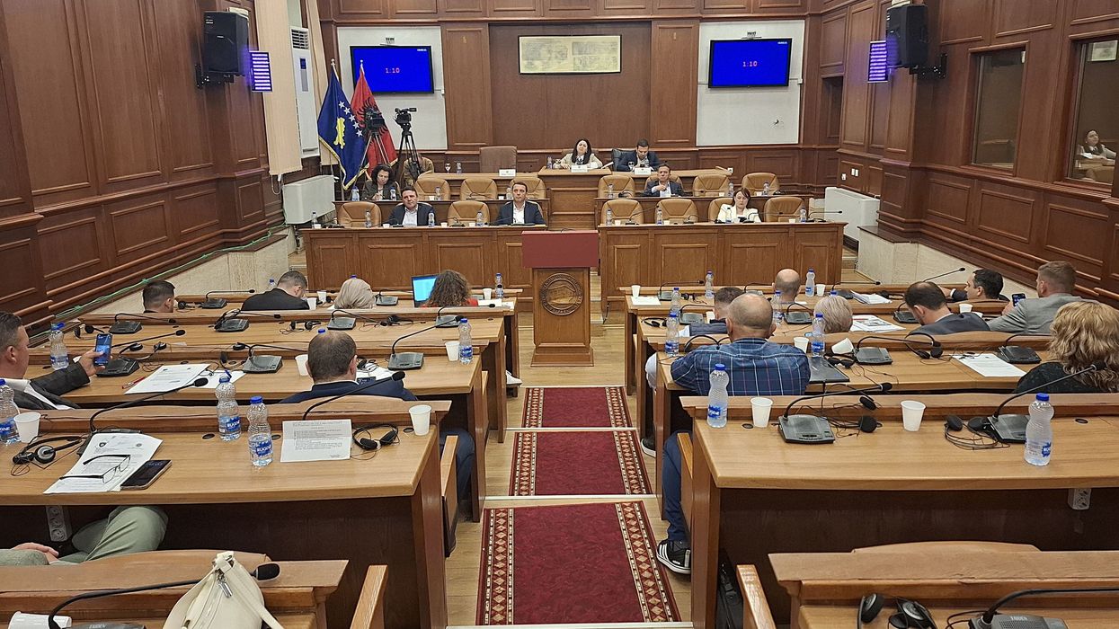 Kuvendi i Prizrenit shtyn votimin për Projekt-Rregulloren mbi varrezat e reja në Landovicë