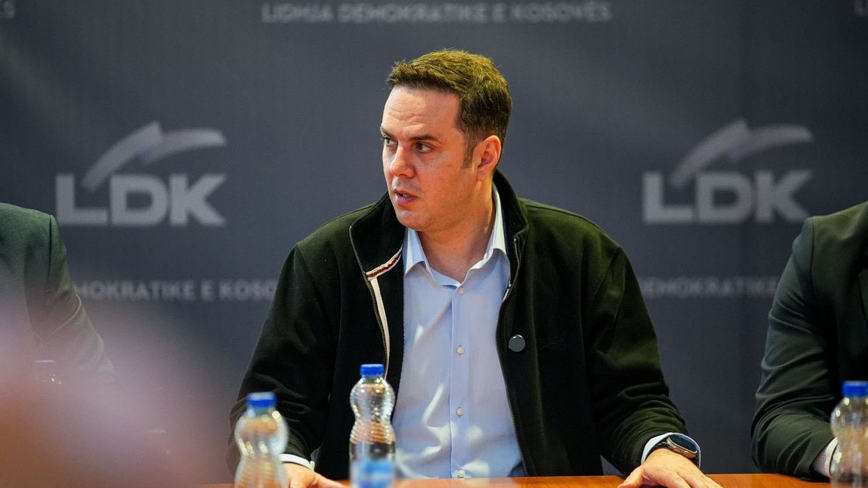 “Rrugën çel e kanë, nëse duan ta tradhtojnë votën e LDK-së”, porosia e Abdixhikut për deputetët e partisë së tij