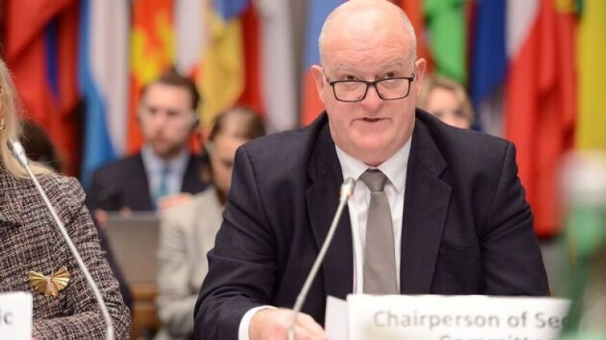 Britania, Serbisë: Nxirri para drejtësisë autorët e sulmeve ndaj KFOR-it dhe në Banjskë