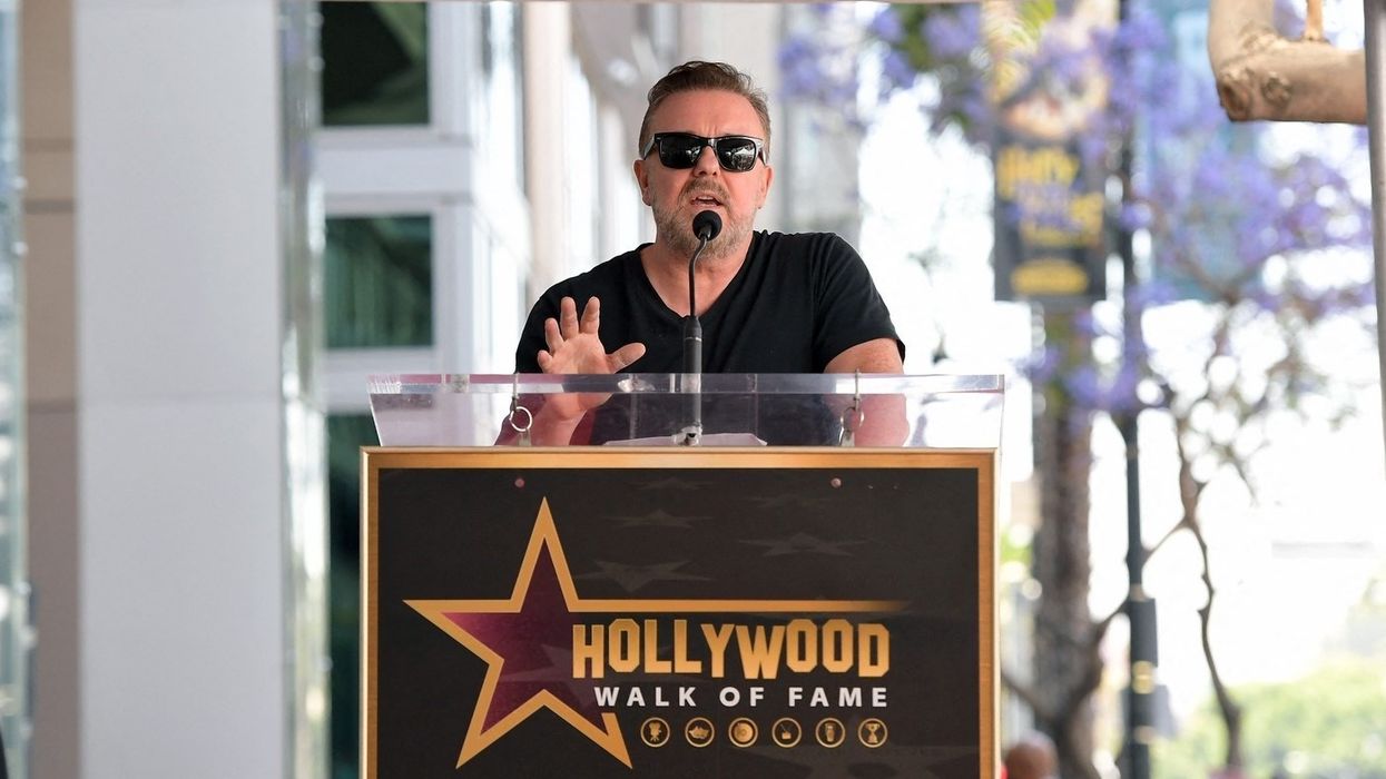 Ricky Gervais nderohet me një yll në Bulevardin e Famës në Hollywood