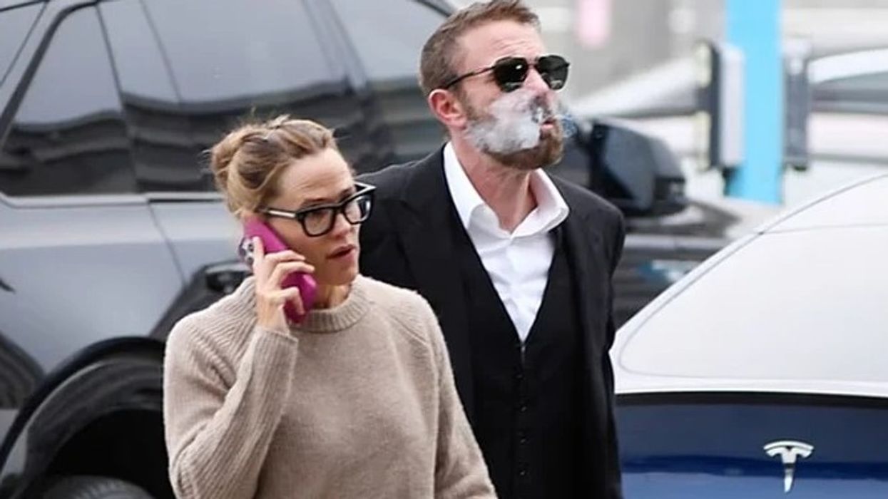 Pas përqafimeve dhe të qeshurave, një atmosferë e tensionuar: Ben Affleck dhe Jennifer Garner në një takim jo aq miqësor