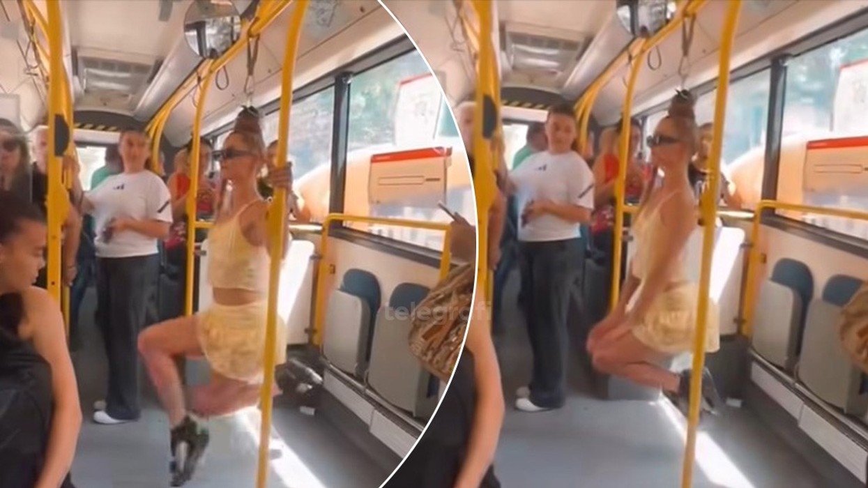 Fiona Rushiti magjeps qytetarët me akrobaci në autobusin urban të Tiranës