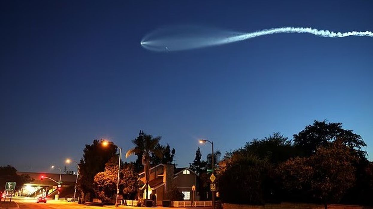 Një fenomen i çuditshëm i ngjashëm me një kandil deti shihet mbi shkretëtirën amerikane, shkencëtarët zbulojnë origjinën e tij