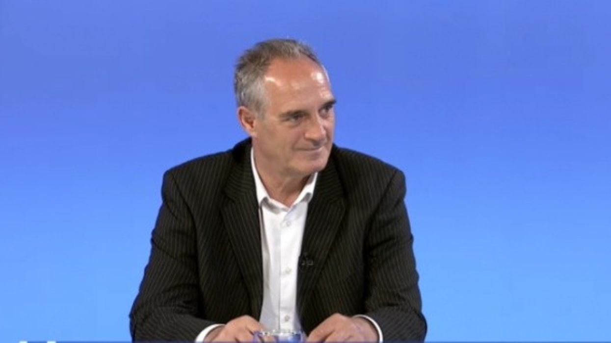 Hasani thotë se Kurti i dërgoi emisarë për t’ia kërkuar votën: E refuzova, nuk e vizitoi Gjykatën Speciale