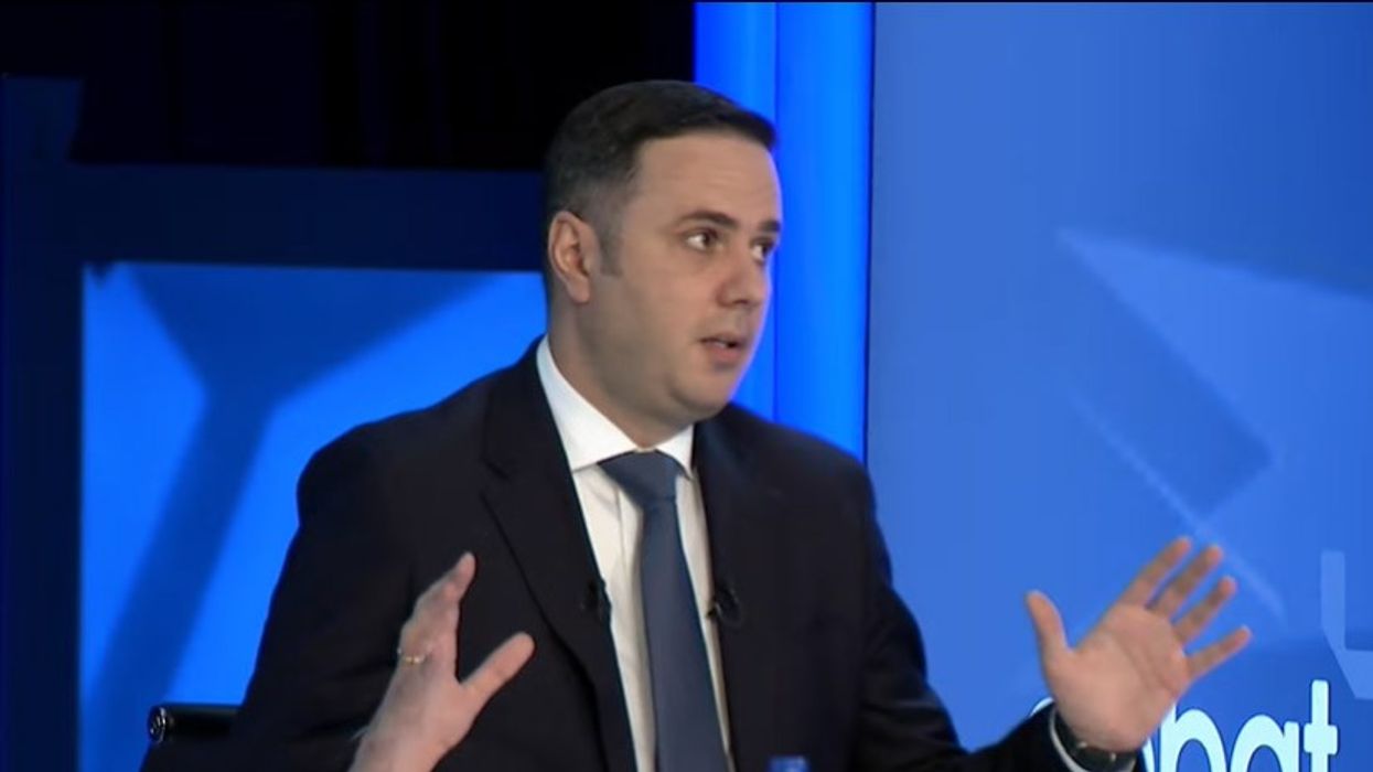 Abdixhiku kritikon Gërvallen: E paedukatë dhe me mungesë të theksuar të inteligjencës