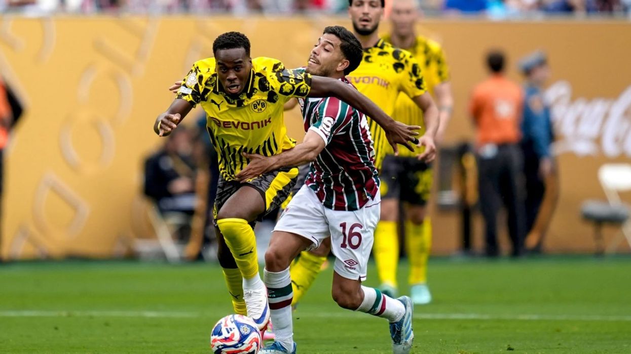 Bayerni futet fuqishëm në garë për Gittens, gati t'i bëjë ofertë Dortmundit