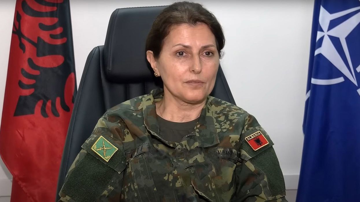 “Gatitu!” para gjenerales shqiptare - gruaja e parë në detyrën e zëvendëskomandantes së Forcës Tokësore