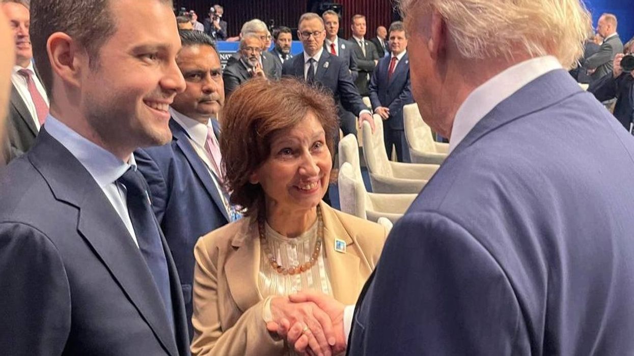 Siljanovska-Davkova pati një takim të shkurtër me Trump: Një gjest simbolik respekti dhe partneriteti