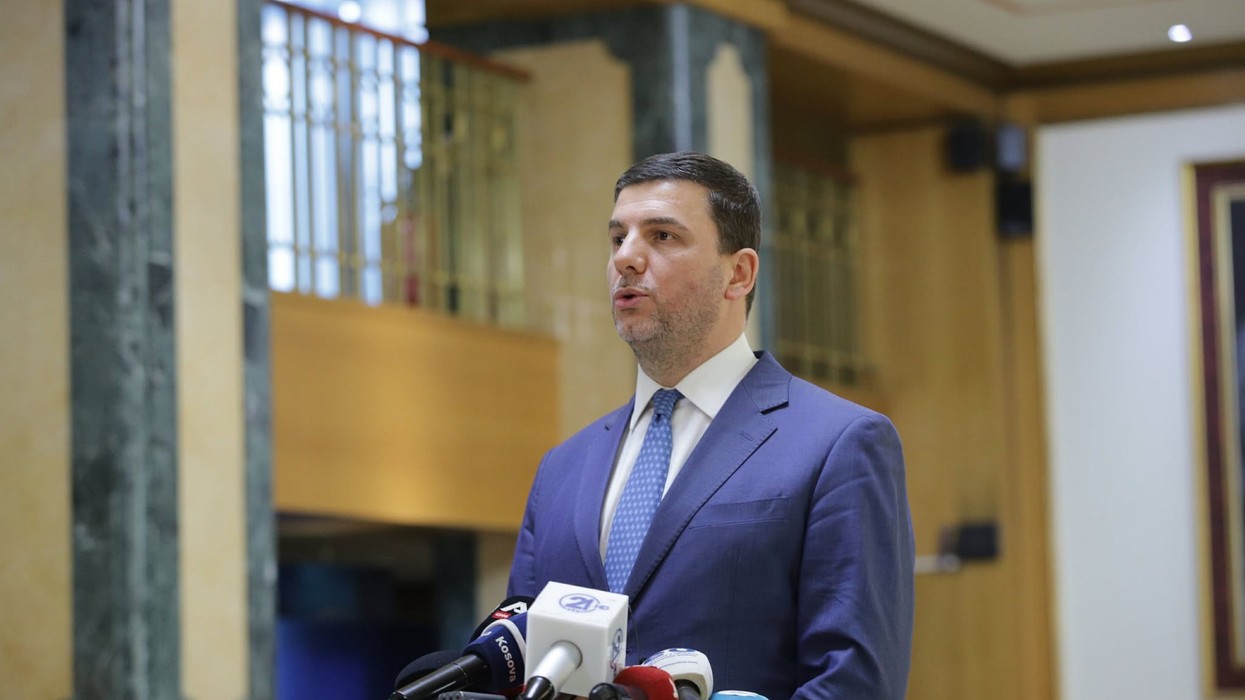 Krasniqi: Kurti s’e kërkon kompromisin, por vetëm aktron
