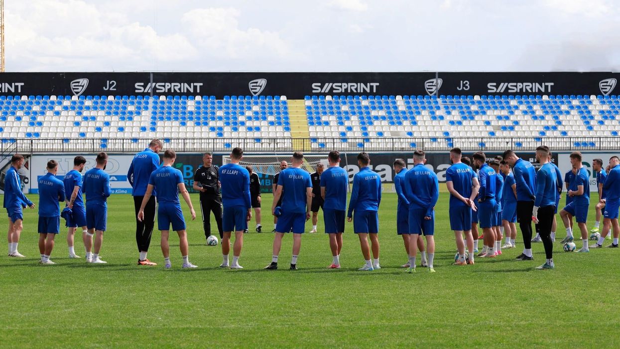 Llapi ndanë rrugët me 11 futbollistë, i falënderon për kontributin e dhënë