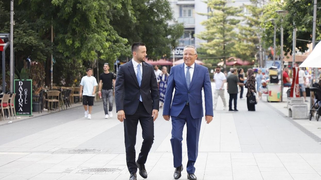 Bedri Hamza zyrtarizon kandidaturën e Arian Tahirit për kryetar të Mitrovicës