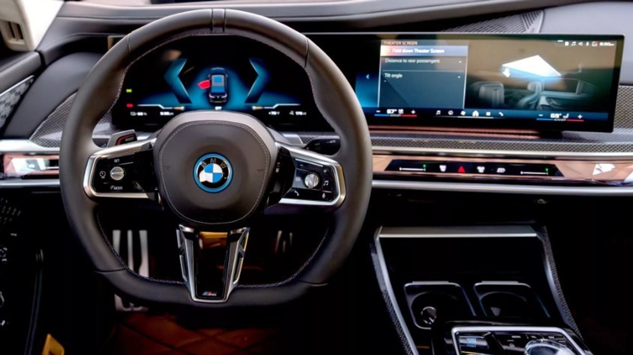 BMW "tërheq" mijëra automjete elektrike që mund të humbasin fuqinë gjatë vozitjes