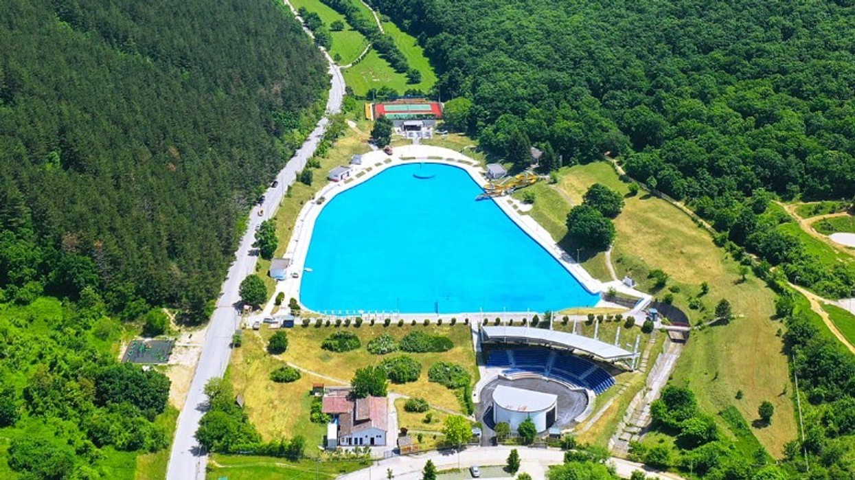 Pishina e Gërmisë hapet më 8 korrik, vonesa "për shkak të thatësisë"