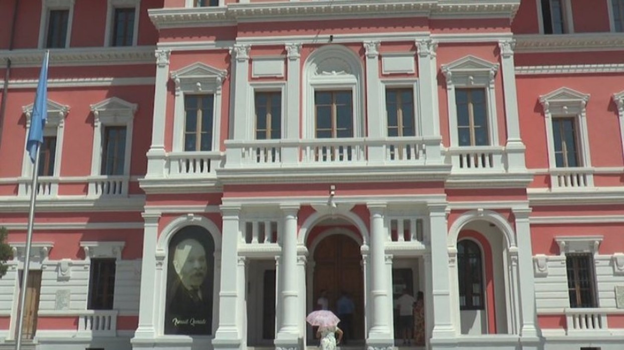 Valë dorëheqjesh në Bashkinë e Vlorës pas ultimatumit të Ramës