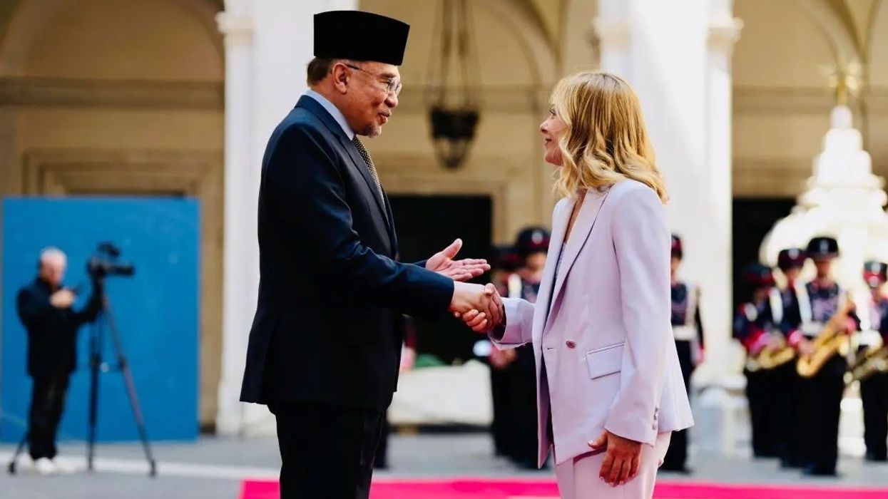 Kryeministrja italiane përsëri mahniti me stilin e saj fantastik në një nuancë të butë