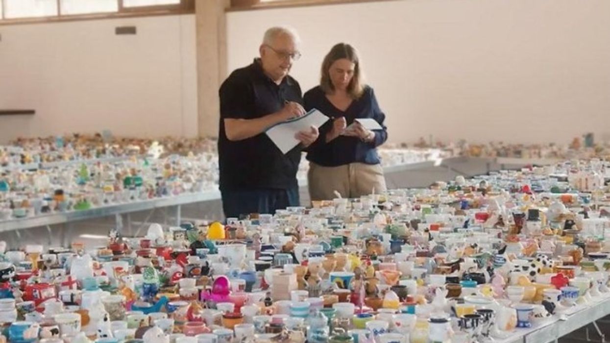 Spanjollja thyen rekordin botëror për mbledhjen e 15,485 gotave të vezëve