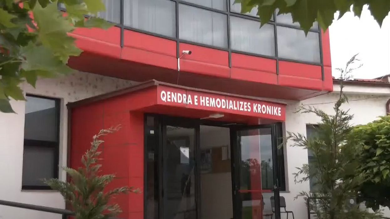 Mungesë materiali për hemodializë në disa spitale – pacientët me jetë në rrezik