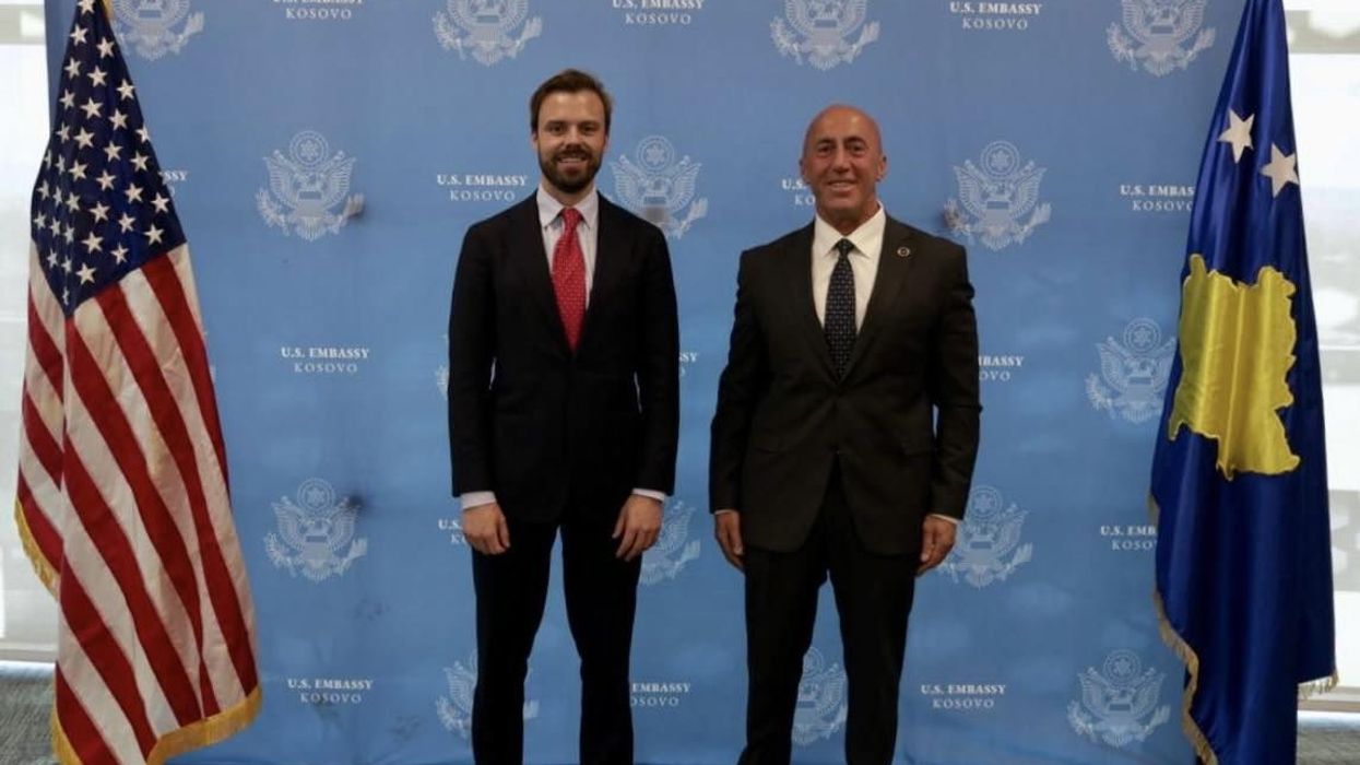 Haradinaj takohet me zyrtarin e lartë të DASh-it: Aleanca me SHBA-në është e përjetshme