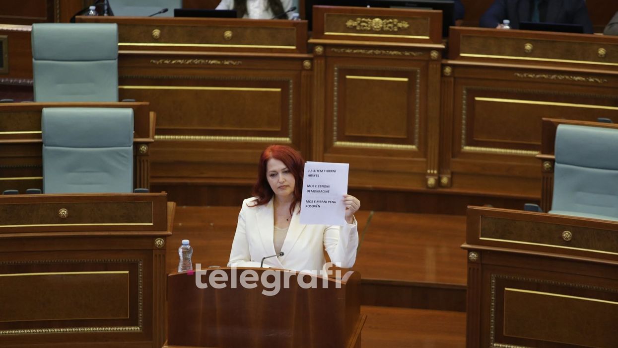 Deputetja e PDK-së reagon me letra në Kuvend: Zanin tonë nuk mundeni me ndal