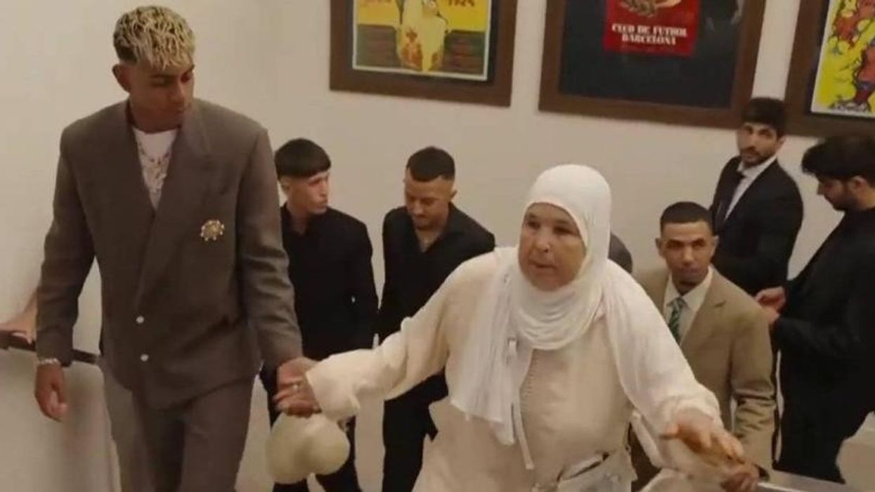 Me gjyshen përdore dhe gjithë familjen pranë - Lamine Yamal rinovon me Barcelonën deri në vitin 2031